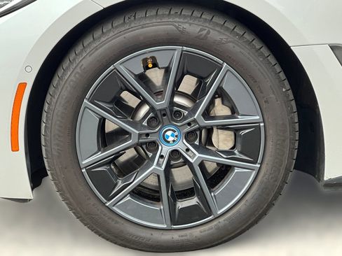 Used 2024 BMW i4 eDrive35 w/ Premium Package image 10