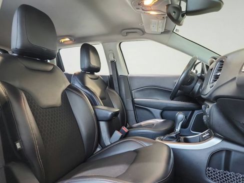 Used 2018 Jeep Compass Latitude w/ Popular Equipment Group FWD image 22