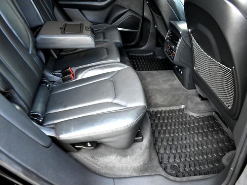 Used 2019 Audi Q8 Prestige w/ Luxury Package image 29