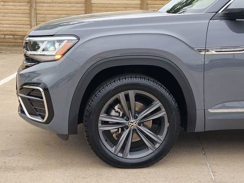 Used 2022 Volkswagen Atlas Cross Sport SEL R-Line AWD/4WD image 15