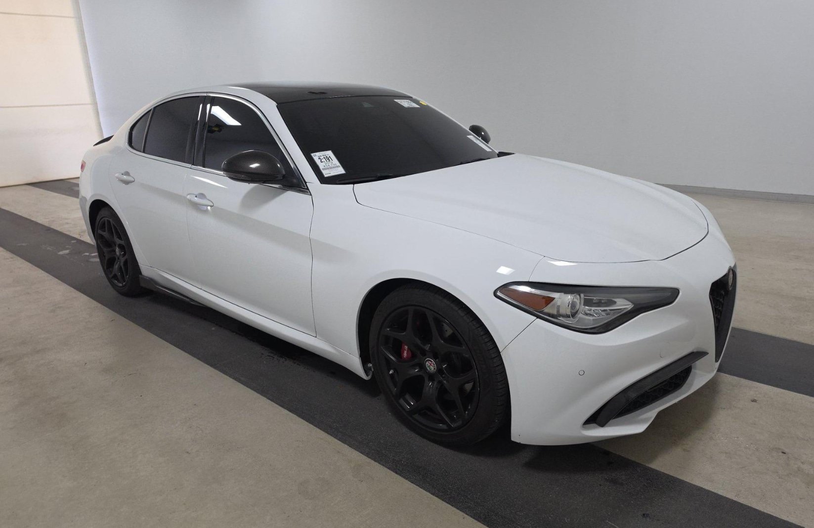 Used 2019 Alfa Romeo Giulia RWD image 2