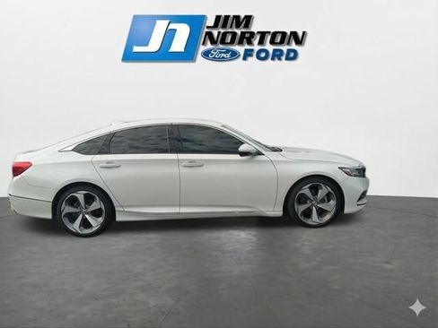 Used 2019 Honda Accord Touring image 11