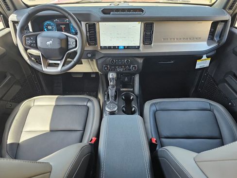 New 2026 Ford Bronco Outer Banks w/ Sasquatch Package AWD/4WD image 13