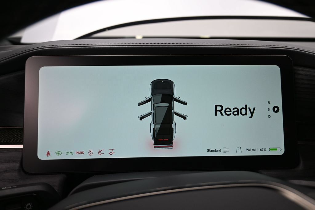 Used 2023 Rivian R1S Adventure Quad AWD/4WD image 18