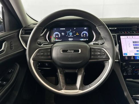 Used 2023 Jeep Grand Cherokee Limited AWD/4WD image 11