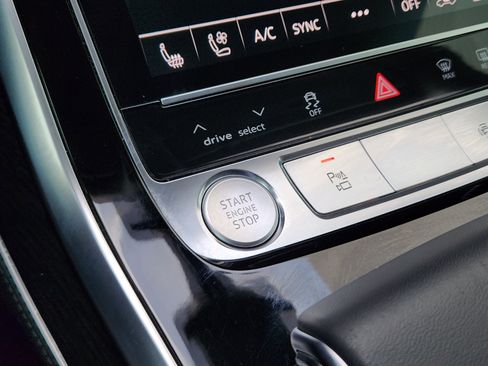 Used 2019 Audi Q8 Prestige w/ Luxury Package image 20