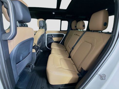 Certified 2025 Land Rover Defender 110 S AWD/4WD image 27