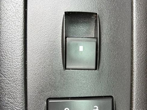 Used 2017 Chevrolet Traverse LT image 38