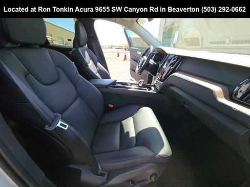 Used 2022 Volvo XC60 B5 Momentum w/ Advanced Package AWD/4WD image 9