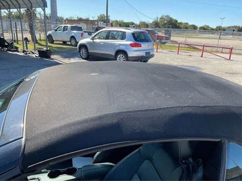 Used 2016 Ford Mustang Premium image 11