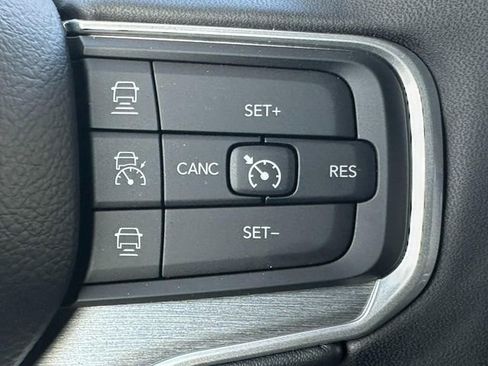 New 2025 Jeep Wagoneer L Series II w/ Convenience Group I AWD/4WD image 15
