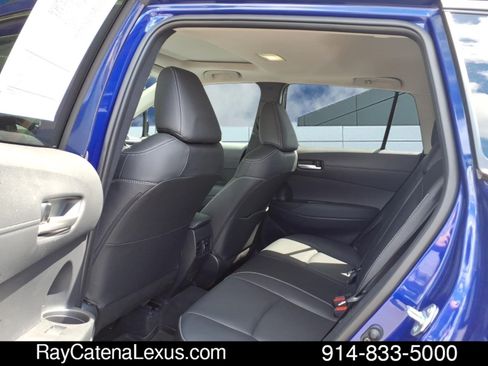 Used 2025 Toyota Corolla Cross XLE w/ Convenience Package AWD/4WD image 17