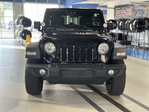 Used 2018 Jeep Wrangler Unlimited Sport S AWD/4WD image 2