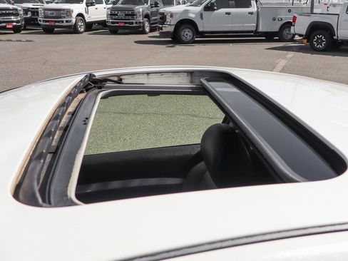 Used 2015 INFINITI Q60 Sport Limited image 28