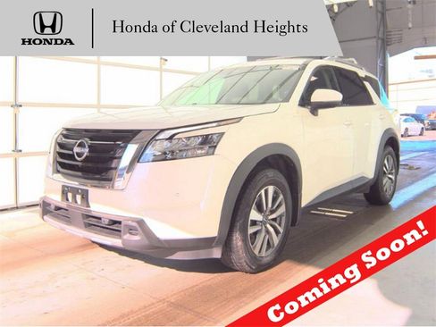 Used 2023 Nissan Pathfinder SL image 1