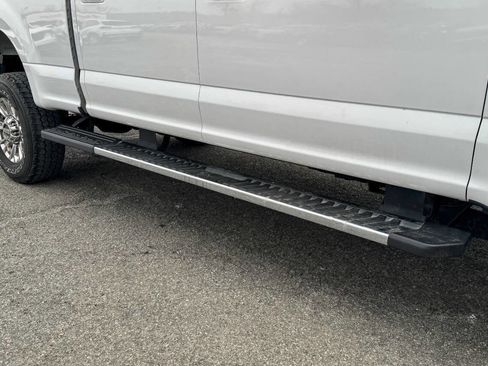 Used 2017 Ford F250 XLT w/ XLT Premium Package image 12