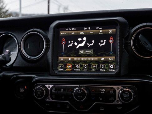 Used 2023 Jeep Wrangler Unlimited Sahara w/ Cold Weather Group image 16