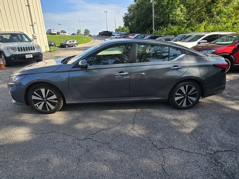 Used 2022 Nissan Altima 2.5 SV FWD image 3