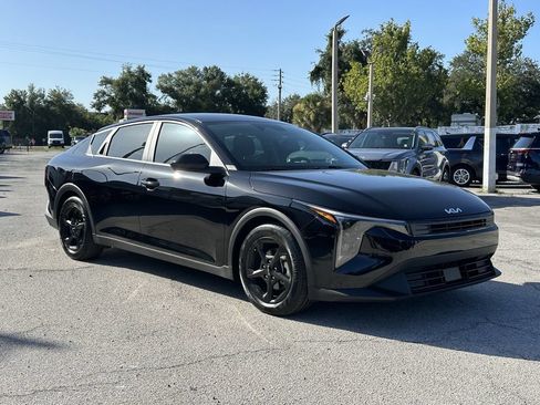 Certified 2025 Kia K4 FWD image 2