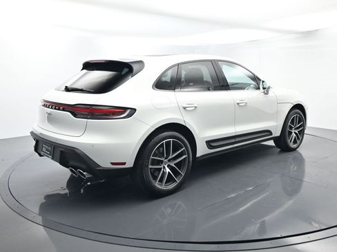 Used 2025 Porsche Macan image 15