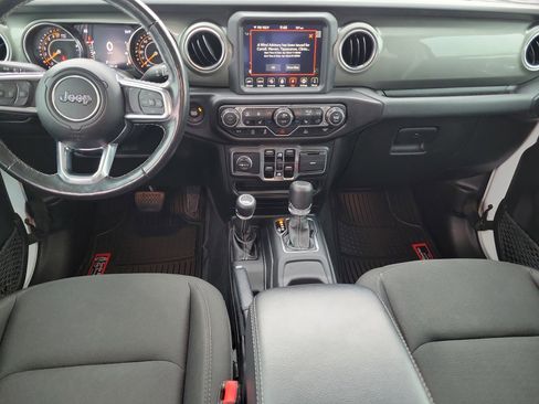 Used 2022 Jeep Gladiator Overland w/ Cold Weather Group image 12