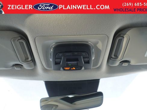 Used 2023 Toyota Corolla Cross XLE w/ Convenience Package image 27