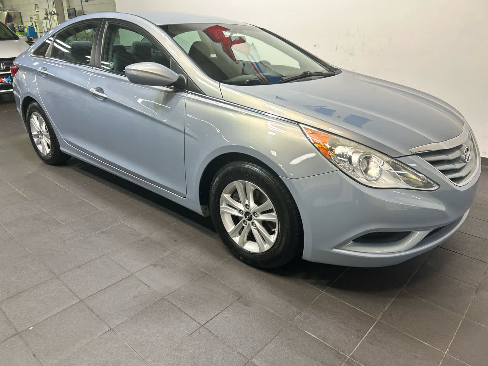 Used 2011 Hyundai Sonata GLS w/ Popular Equipment Pkg 2 FWD image 2