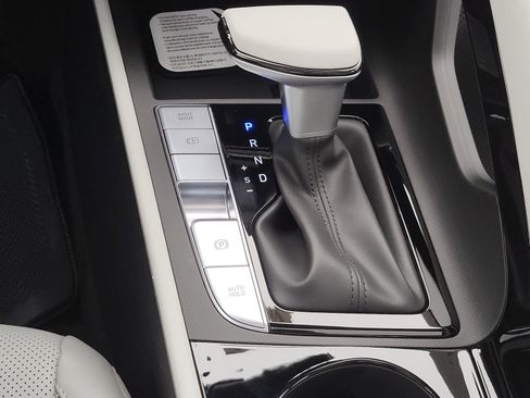 New 2026 Hyundai Elantra Limited FWD image 21