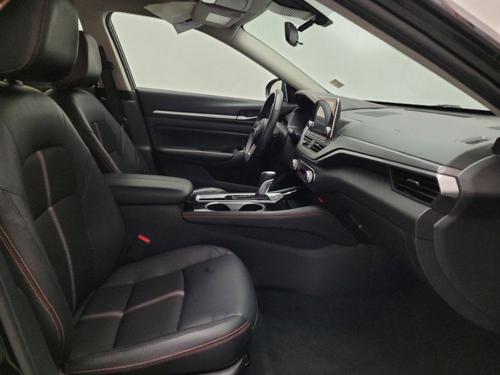 Used 2024 Nissan Altima 2.5 SR FWD image 21
