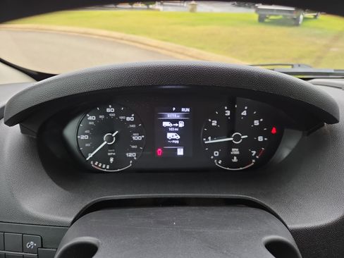 Used 2025 RAM ProMaster 2500 w/ Convenience Group FWD image 14