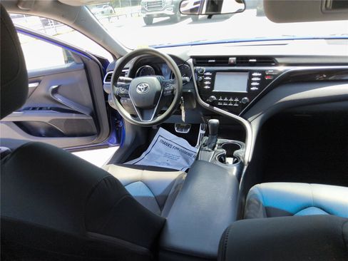 Used 2018 Toyota Camry LE FWD image 24