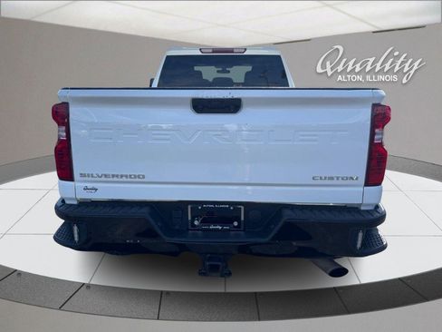 Used 2023 Chevrolet Silverado 2500 Custom w/ Custom Convenience Package AWD/4WD image 5
