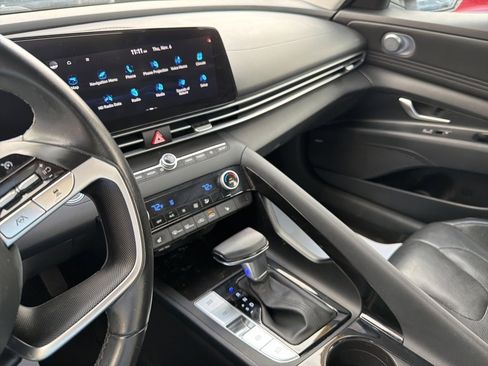 Used 2022 Hyundai Elantra Limited image 27