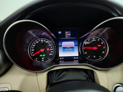 Used 2018 Mercedes-Benz C 300 Sedan w/ Premium Package image 17