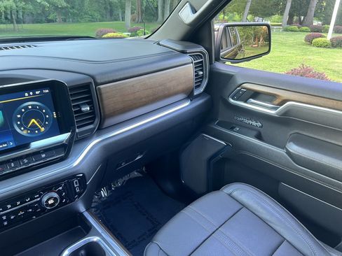 Used 2024 Chevrolet Silverado 1500 High Country w/ Midnight Edition AWD/4WD image 16
