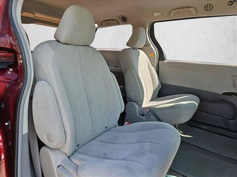 Used 2011 Toyota Sienna FWD image 20