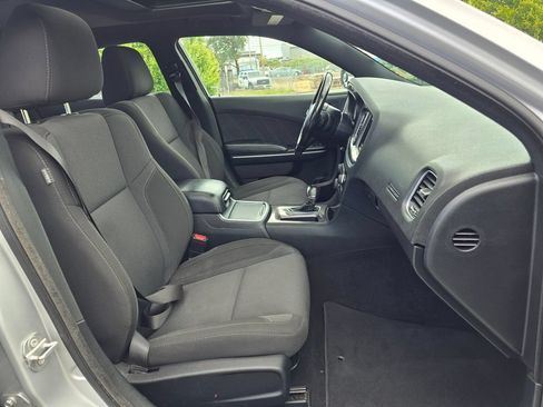 Used 2019 Dodge Charger SXT RWD image 19