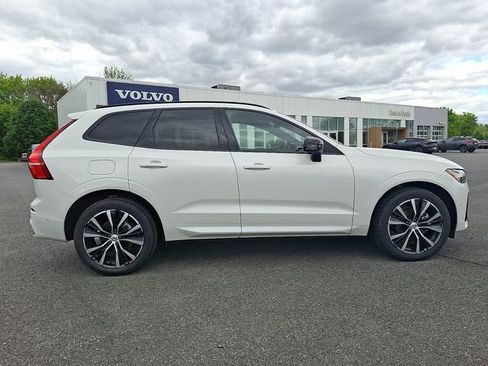 Used 2023 Volvo XC60 B5 Plus w/ Climate Package AWD/4WD image 7
