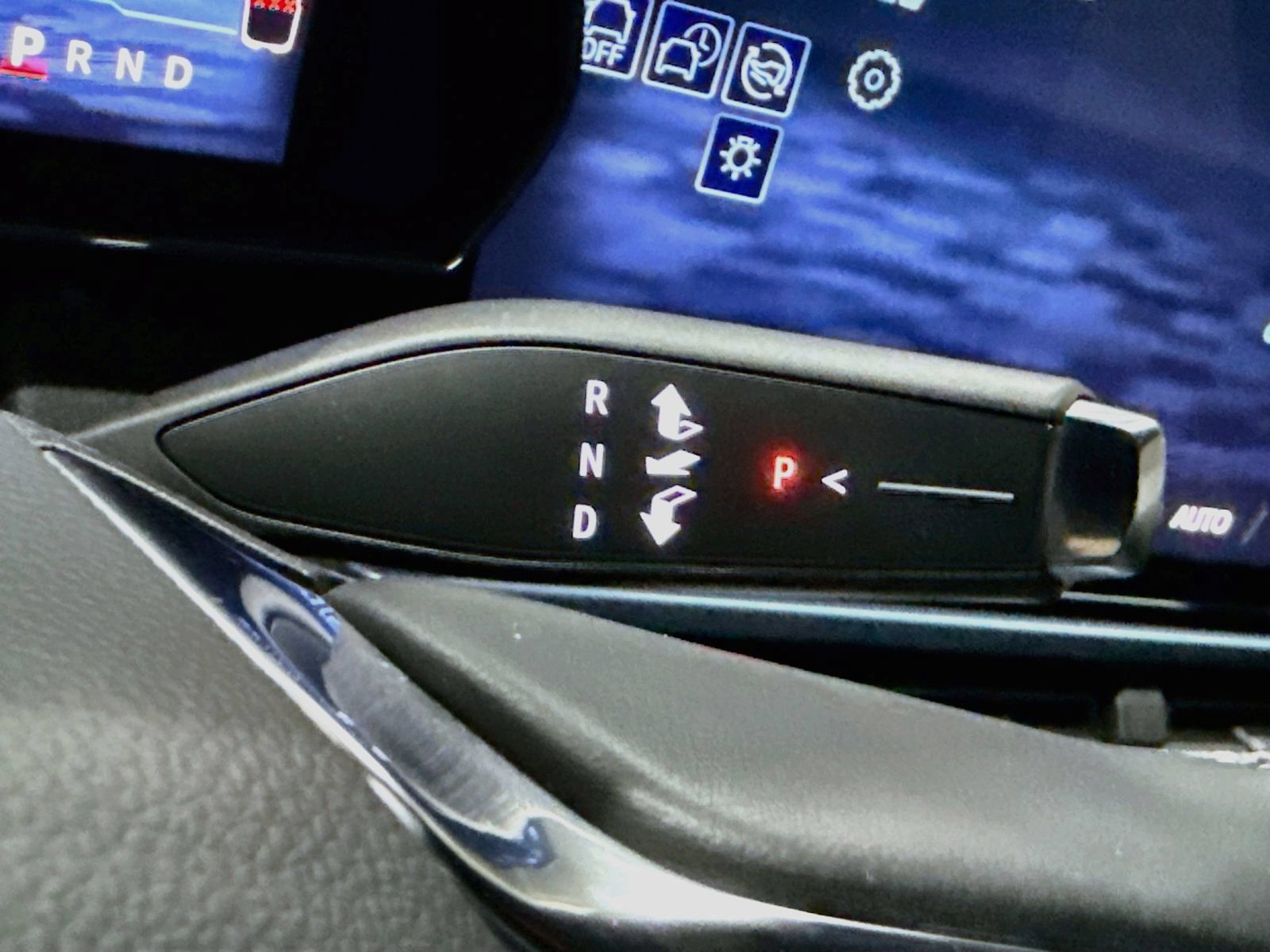 Used 2024 Chevrolet Equinox EV LT FWD image 19