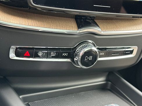 New 2026 Volvo XC60 B5 Plus w/ Protection Package Premier image 20