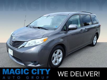 Used 2011 Toyota Sienna LE w/ Towing Pkg
