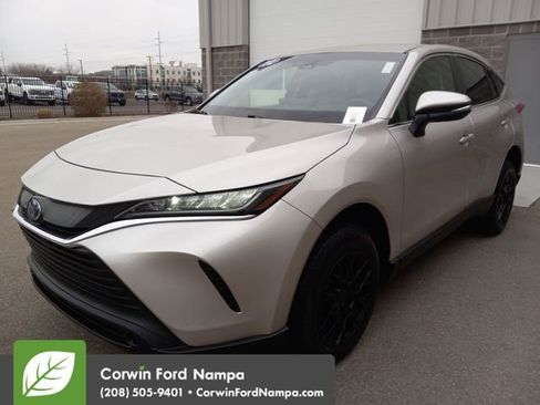 Used 2022 Toyota Venza LE image 7