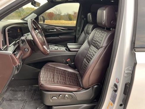 Used 2022 Cadillac Escalade ESV Sport Platinum w/ LPO, ONYX Package image 26