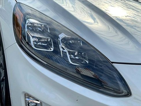 Used 2021 Ford Escape Titanium w/ Class II Trailer Tow Package image 32