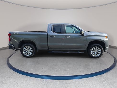 Used 2022 Chevrolet Silverado 1500 Custom AWD/4WD image 4