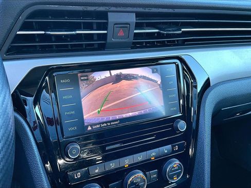 Used 2021 Volkswagen Passat 2.0T SE image 22