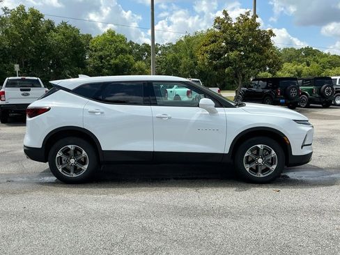 Used 2025 Chevrolet Blazer LT FWD image 8