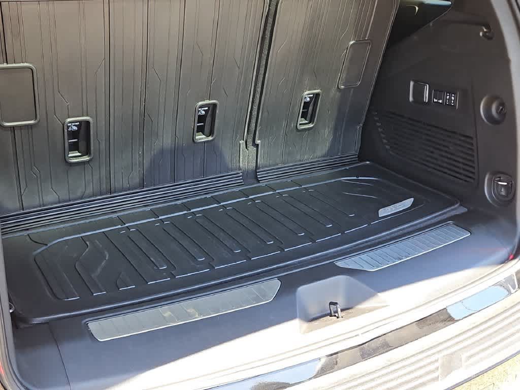 Used 2026 GMC Yukon Denali w/ LPO, Floor Liner Package AWD/4WD image 23