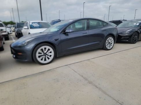 Used 2021 Tesla Model 3 Standard Range Plus image 2