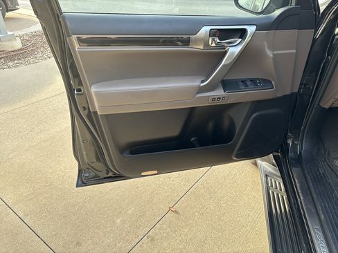 Used 2023 Lexus GX 460 Premium image 14